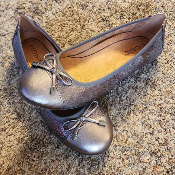 Vionic Minna 8W Pewter Snake Skin Ballet Flats Round Toe Vio-Motion Arch Support - Picture 2 of 8